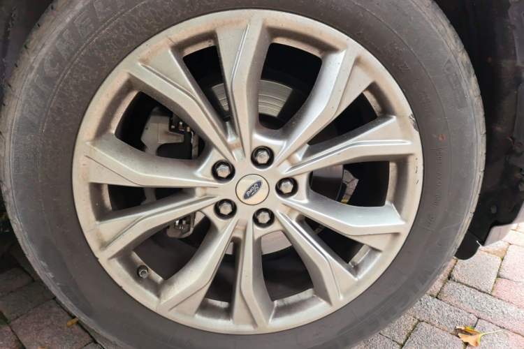 Used Ford Explorer 2020 EcoBoost 285 Four-Wheel Drive Trend Edition 6 Seats Right Front Wheel Hub