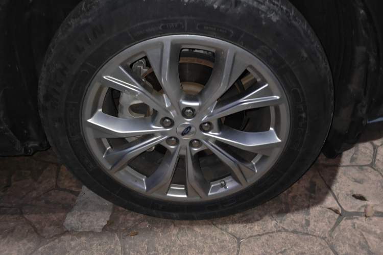Used Ford Explorer 2020 EcoBoost 285 Four-Wheel Drive Trend Edition 6 Seats Right Front Wheel Hub