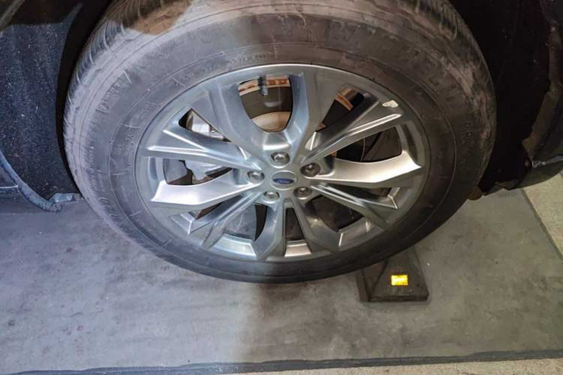 Used Ford Explorer 2020 EcoBoost 285 Four-Wheel Drive Trend Edition 6 Seats Right Front Wheel Hub