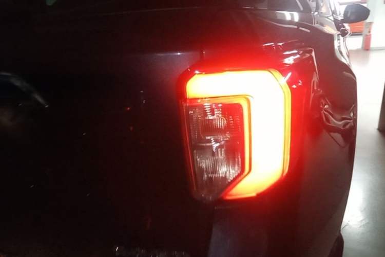 Used Ford Explorer 2020 EcoBoost 285 Rear-Drive Trend Edition 7-Seater Right Rear Taillight