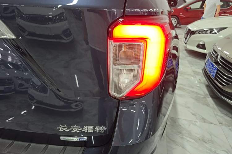 Used Ford Explorer 2020 EcoBoost 285 Four-Wheel Drive Trend Edition 6 Seats Right Rear Taillight