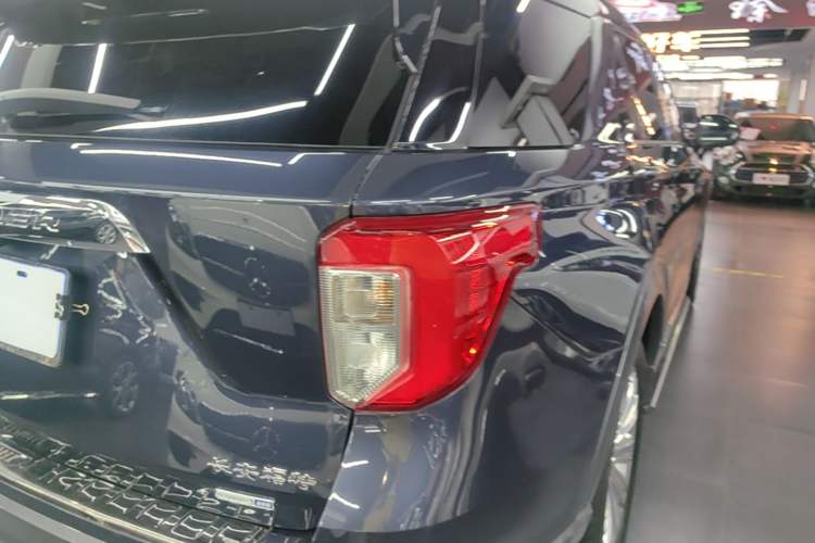 Used Ford Explorer 2020 EcoBoost 285 4x4 Titanium Edition 6 Seats Right Rear Taillight
