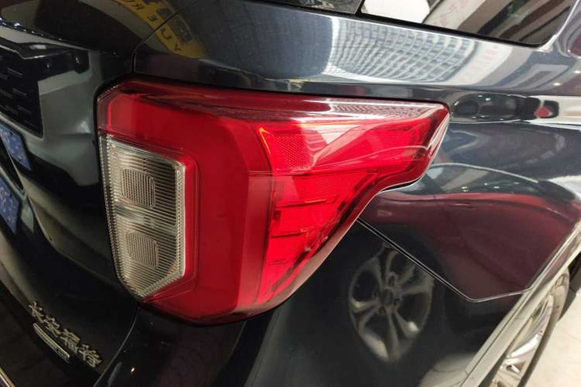 Used Ford Explorer 2020 EcoBoost 285 4x4 Titanium Edition 7-Seater Right Rear Taillight