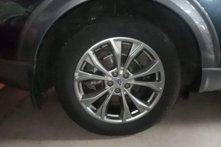 Used Ford Explorer 2020 EcoBoost 285 Rear-Drive Trend Edition 7-Seater Right Rear Wheel Hub
