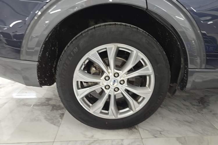 Used Ford Explorer 2020 EcoBoost 285 Four-Wheel Drive Trend Edition 6 Seats Right Rear Wheel Hub