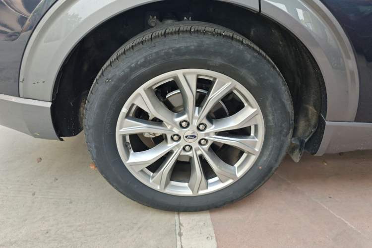 Used Ford Explorer 2020 EcoBoost 285 Rear-Drive Trend Edition 6 Seats Right Rear Wheel Hub