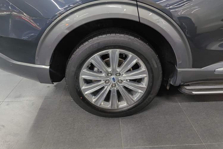 Used Ford Explorer 2020 EcoBoost 285 4x4 Titanium Edition 6 Seats Right Rear Wheel Hub