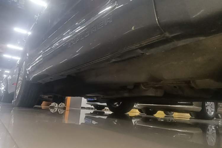 Used Ford Explorer 2020 EcoBoost 285 4x4 Titanium Edition 7-Seater Right Side Sill