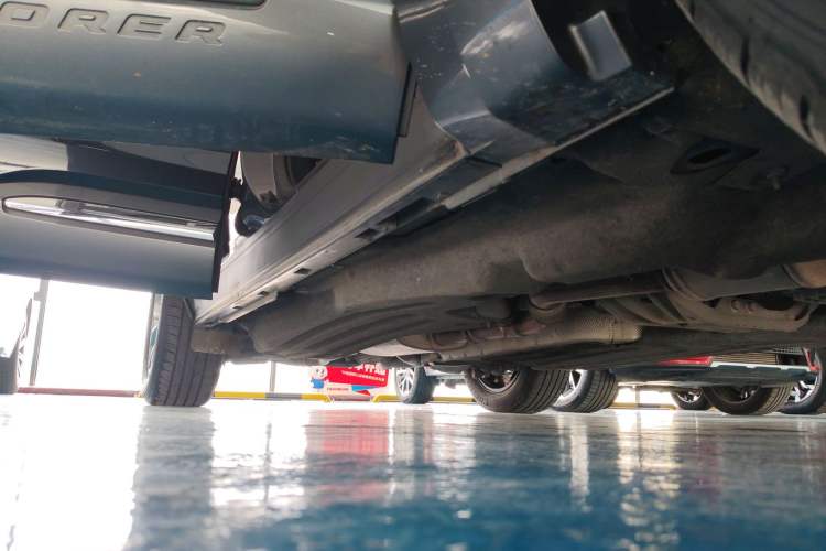Used Ford Explorer 2020 EcoBoost 285 Rear-Drive Trend Edition 7-Seater Right Side Sill