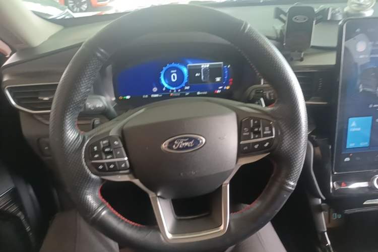 Used Ford Explorer 2020 EcoBoost 285 4x4 Titanium Edition 7-Seater Steering Wheel