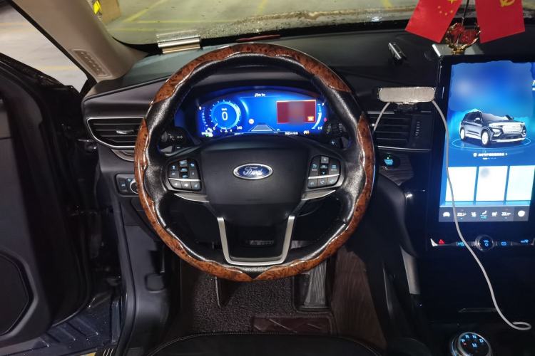 Used Ford Explorer 2020 EcoBoost 285 4x4 Titanium Edition 6 Seats Steering Wheel
