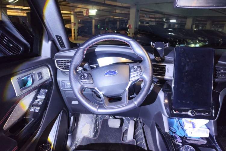 Used Ford Explorer 2020 EcoBoost 285 4x4 Sport Edition ST-LINE 6-Seater Steering Wheel