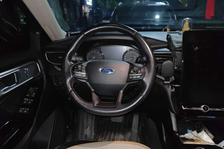 Used Ford Explorer 2020 EcoBoost 285 Four-Wheel Drive Trend Edition 6 Seats Steering Wheel