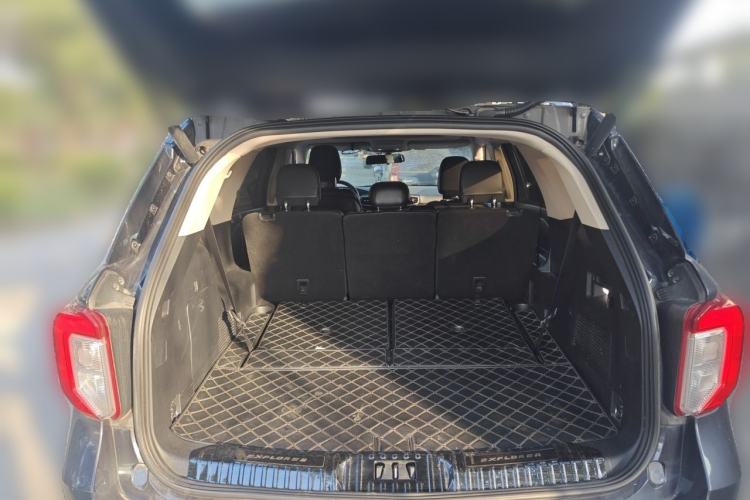 Used Ford Explorer 2020 EcoBoost 285 Rear-Drive Trend Edition 7-Seater Trunk