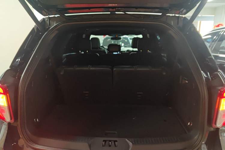 Used Ford Explorer 2020 EcoBoost 285 Four-Wheel Drive Sport Edition ST-LINE 7-Seater Trunk