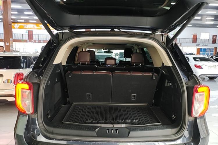 Used Ford Explorer 2020 EcoBoost 285 4x4 Platinum Edition 7-Seater Trunk