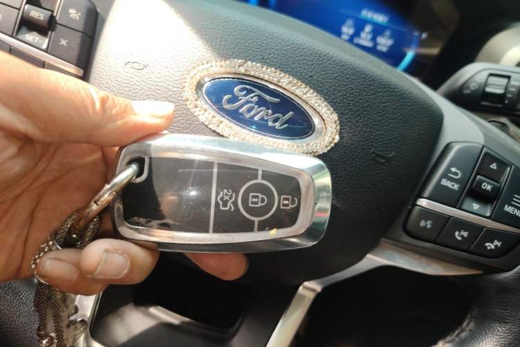 Used Ford Explorer 2020 EcoBoost 285 4x4 Titanium Edition 6 Seats Vehicle Key