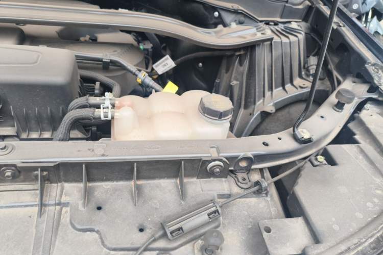 Used Ford Explorer 2020 EcoBoost 285 4x4 Titanium Edition 7-Seater Engine Bay Left