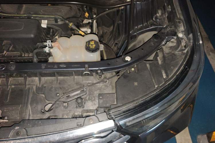 Used Ford Explorer 2020 EcoBoost 285 Rear-Drive Trend Edition 7-Seater Engine Bay Left