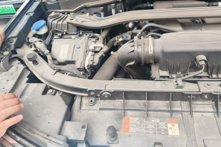 Used Ford Explorer 2020 EcoBoost 285 4x4 Titanium Edition 7-Seater Engine Bay Right