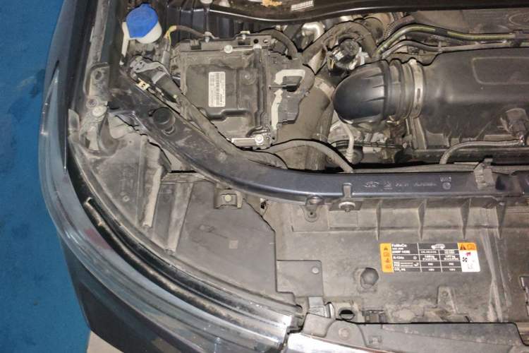 Used Ford Explorer 2020 EcoBoost 285 Rear-Drive Trend Edition 7-Seater Engine Bay Right