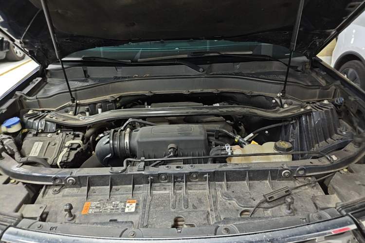Used Ford Explorer 2020 EcoBoost 285 4x4 Titanium Edition 6 Seats Engine Bay