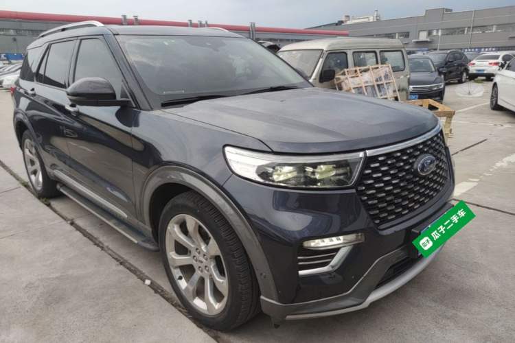 Used Ford Explorer 2020 EcoBoost 285 4x4 Platinum Edition 7-Seater Front Right 45 Deg