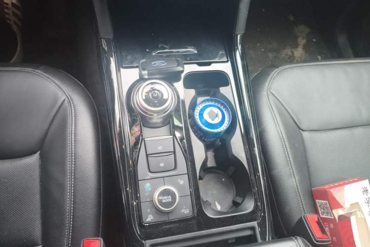 Used Ford Explorer 2020 EcoBoost 285 4x4 Titanium Edition 7-Seater Gear Lever