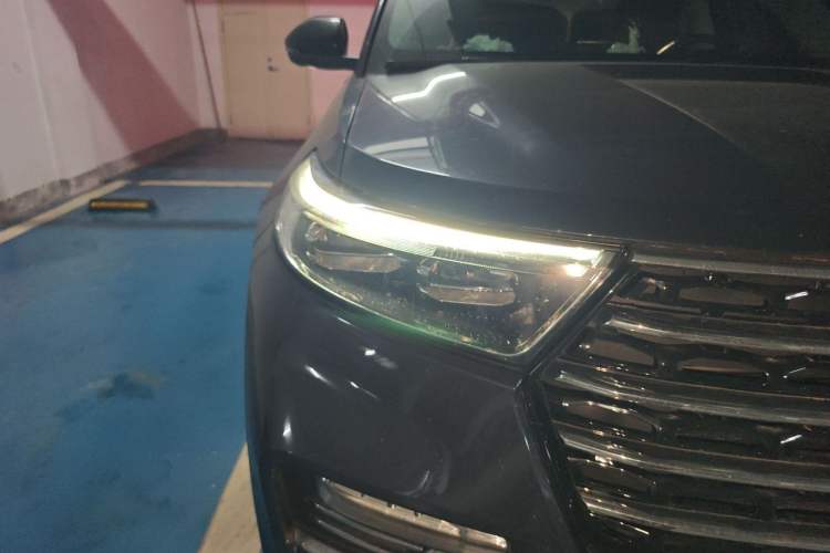 Used Ford Explorer 2020 EcoBoost 285 Rear-Drive Trend Edition 7-Seater Right Front Headlight