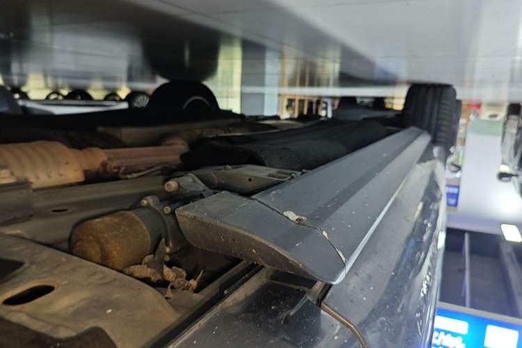Used Ford Explorer 2020 EcoBoost 285 4x4 Titanium Edition 6 Seats Right Side Sill