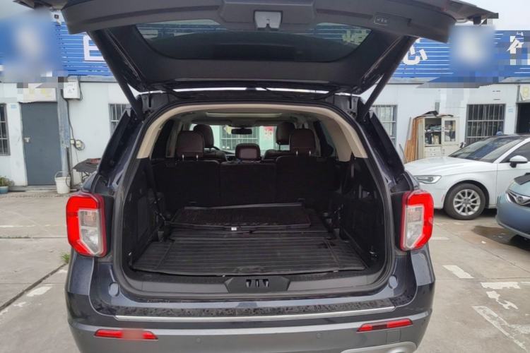 Used Ford Explorer 2020 EcoBoost 285 4x4 Platinum Edition 7-Seater Trunk