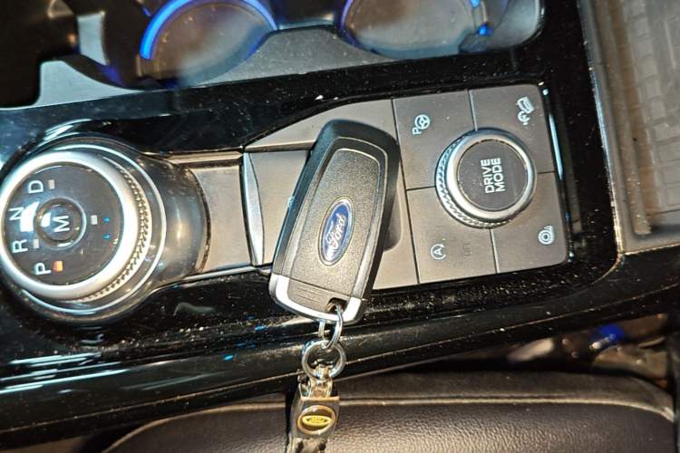 Used Ford Explorer 2020 EcoBoost 285 4x4 Titanium Edition 6 Seats Vehicle Key