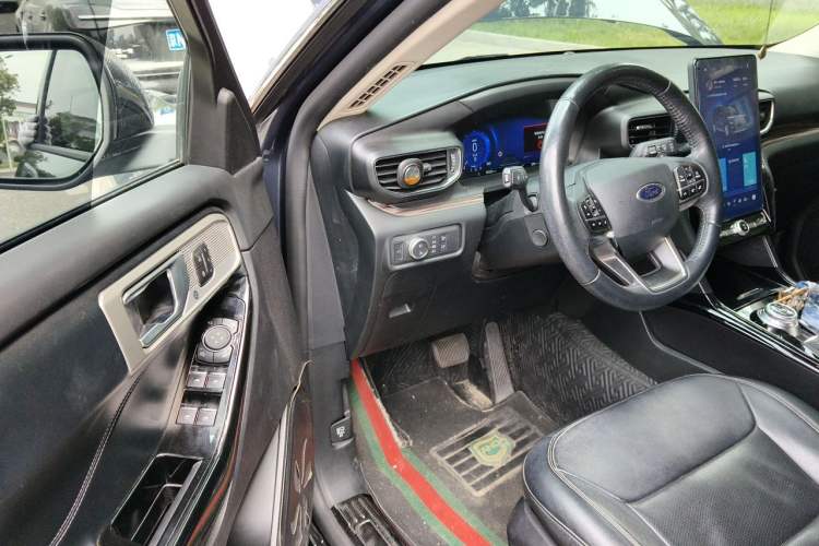 Used Ford Explorer 2020 EcoBoost 285 4x4 Titanium Edition 7-Seater Driver Seat