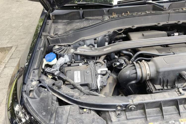 Used Ford Explorer 2020 EcoBoost 285 4x4 Titanium Edition 7-Seater Engine Bay Right