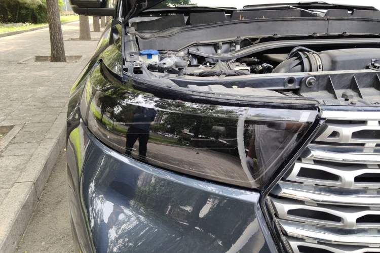 Used Ford Explorer 2020 EcoBoost 285 4x4 Titanium Edition 7-Seater Right Front Headlight