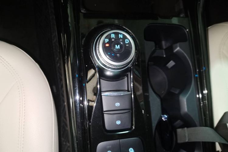 Used Ford Explorer 2020 EcoBoost 285 Rear-Drive Trend Edition 6 Seats Gear Lever