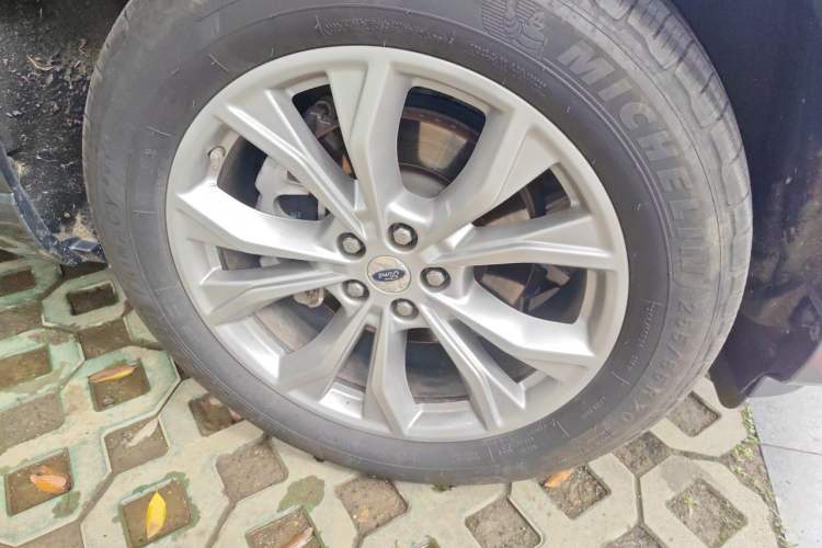 Used Ford Explorer 2020 EcoBoost 285 Four-Wheel Drive Trend Edition 6 Seats Right Front Wheel Hub