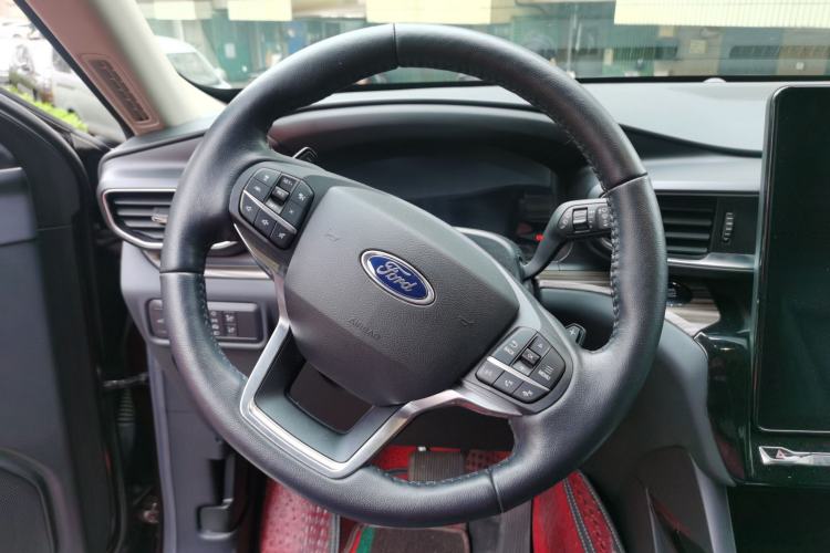Used Ford Explorer 2020 EcoBoost 285 4x4 Titanium Edition 6 Seats Steering Wheel