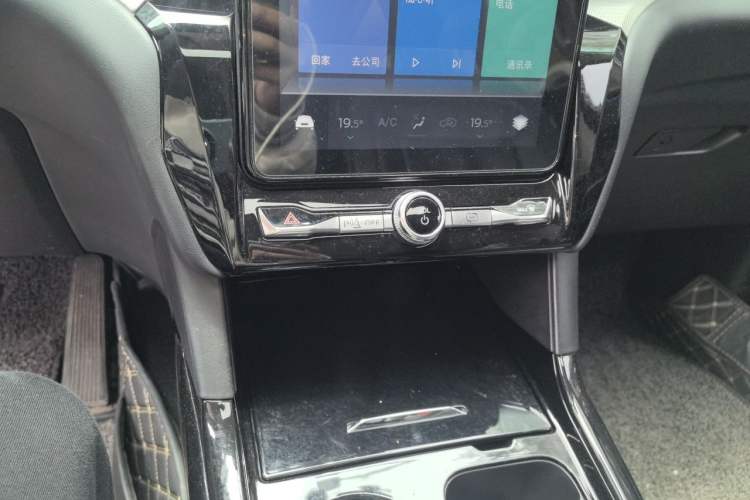 Used Ford Explorer 2020 EcoBoost 285 4x4 Trend Edition 7-Seater Audio And AC Panel