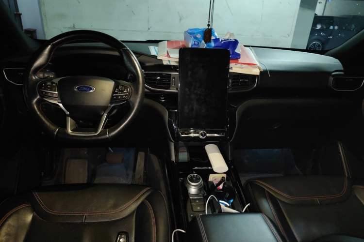 Used Ford Explorer 2020 EcoBoost 285 Four-Wheel Drive Sport Edition ST-LINE 7-Seater Center Console