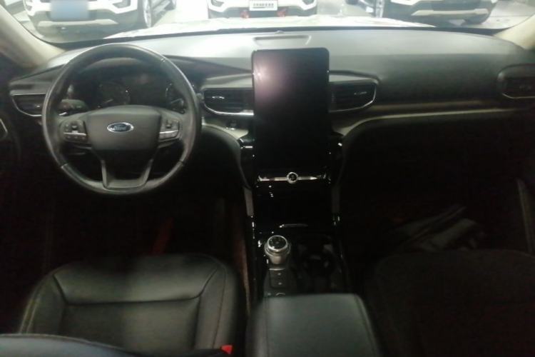 Used Ford Explorer 2020 EcoBoost 285 4x4 Trend Edition 7-Seater Center Console