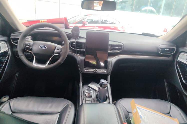 Used Ford Explorer 2020 EcoBoost 285 4x4 Titanium Edition 6 Seats Center Console