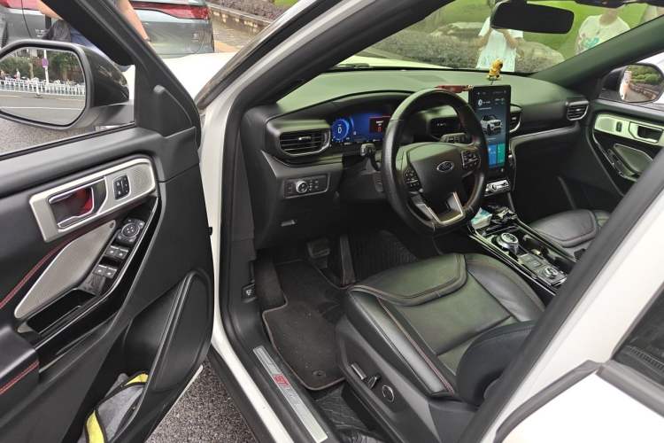 Used Ford Explorer 2020 EcoBoost 285 4x4 Sport Edition ST-LINE 6-Seater Driver Seat