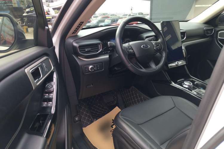Used Ford Explorer 2020 EcoBoost 285 Rear-Drive Trend Edition 6 Seats Driver Seat