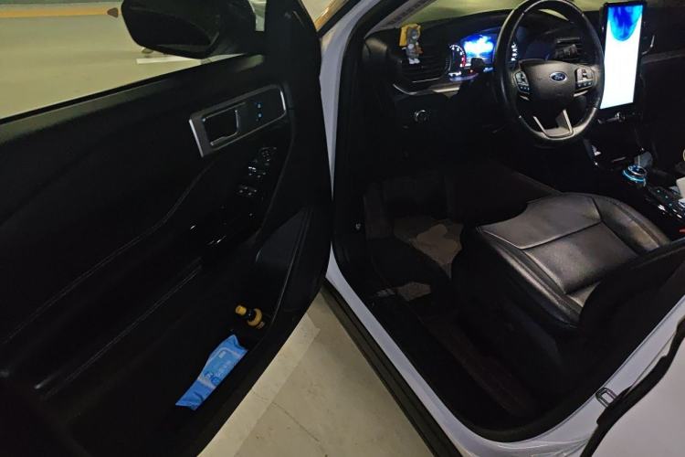 Used Ford Explorer 2020 EcoBoost 285 4x4 Trend Edition 7-Seater Driver Seat