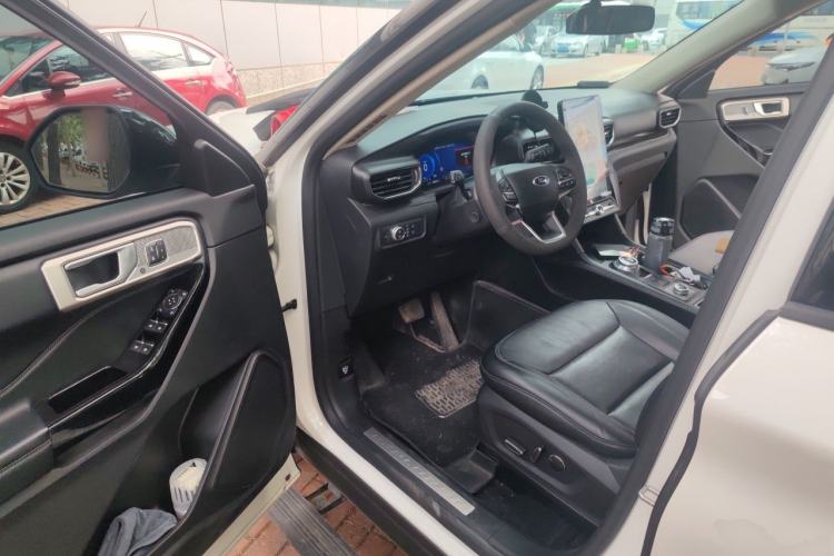 Used Ford Explorer 2020 EcoBoost 285 4x4 Titanium Edition 6 Seats Driver Seat