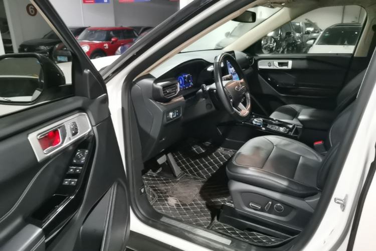 Used Ford Explorer 2020 EcoBoost 285 4x4 Titanium Edition 7-Seater Driver Seat