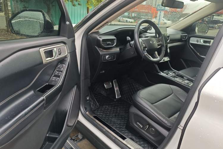 Used Ford Explorer 2020 EcoBoost 285 4x4 Titanium Edition 6 Seats Driver Seat