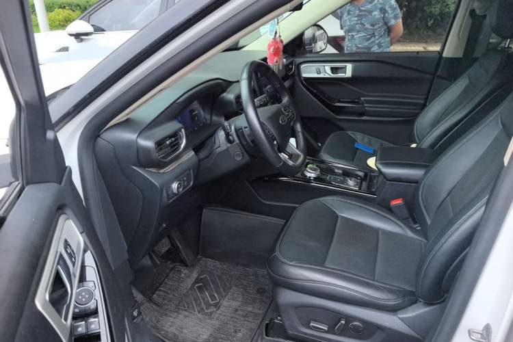 Used Ford Explorer 2020 EcoBoost 285 4x4 Titanium Edition 7-Seater Driver Seat