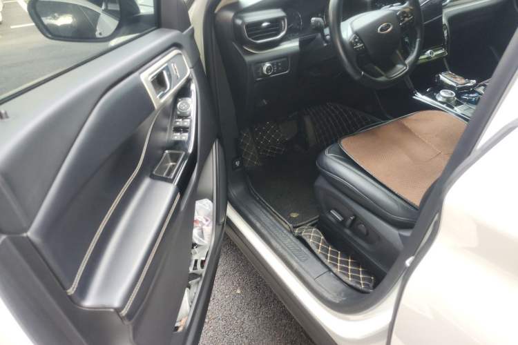 Used Ford Explorer 2020 EcoBoost 285 4x4 Trend Edition 7-Seater Driver Seat